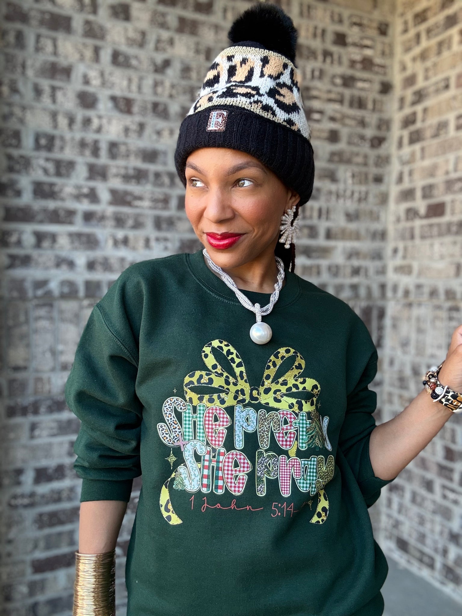 💚Pre-Order Green She Pretty+She Pray®️Holiday Sweatshirt (Dec 2nd last day to order-Ships in Dec)